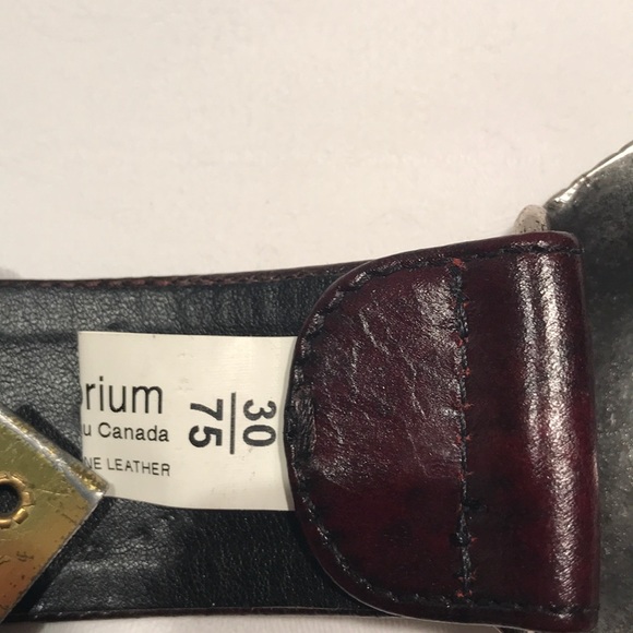 Beautiful Leather belt with heart buckle - Picture 7 of 12